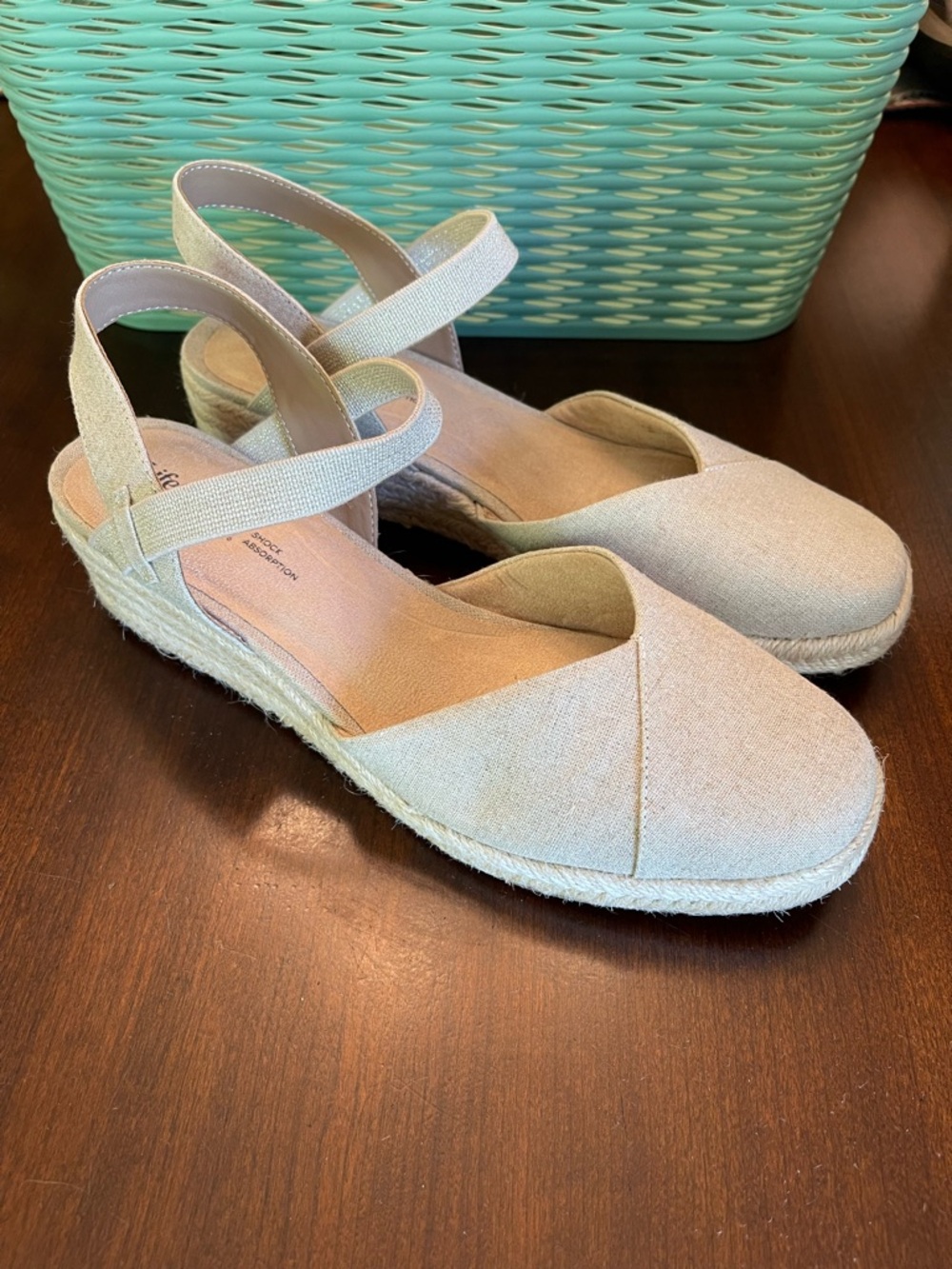 NWOT LifeStride Pilar Women's Wedge Espadrille Shoes, Tan/Gold - SZ 10 - Picture 3 of 9